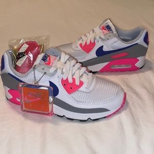 Women's Shoe
Nike Air Max 3
